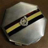Зеркало в серебряном футляре  