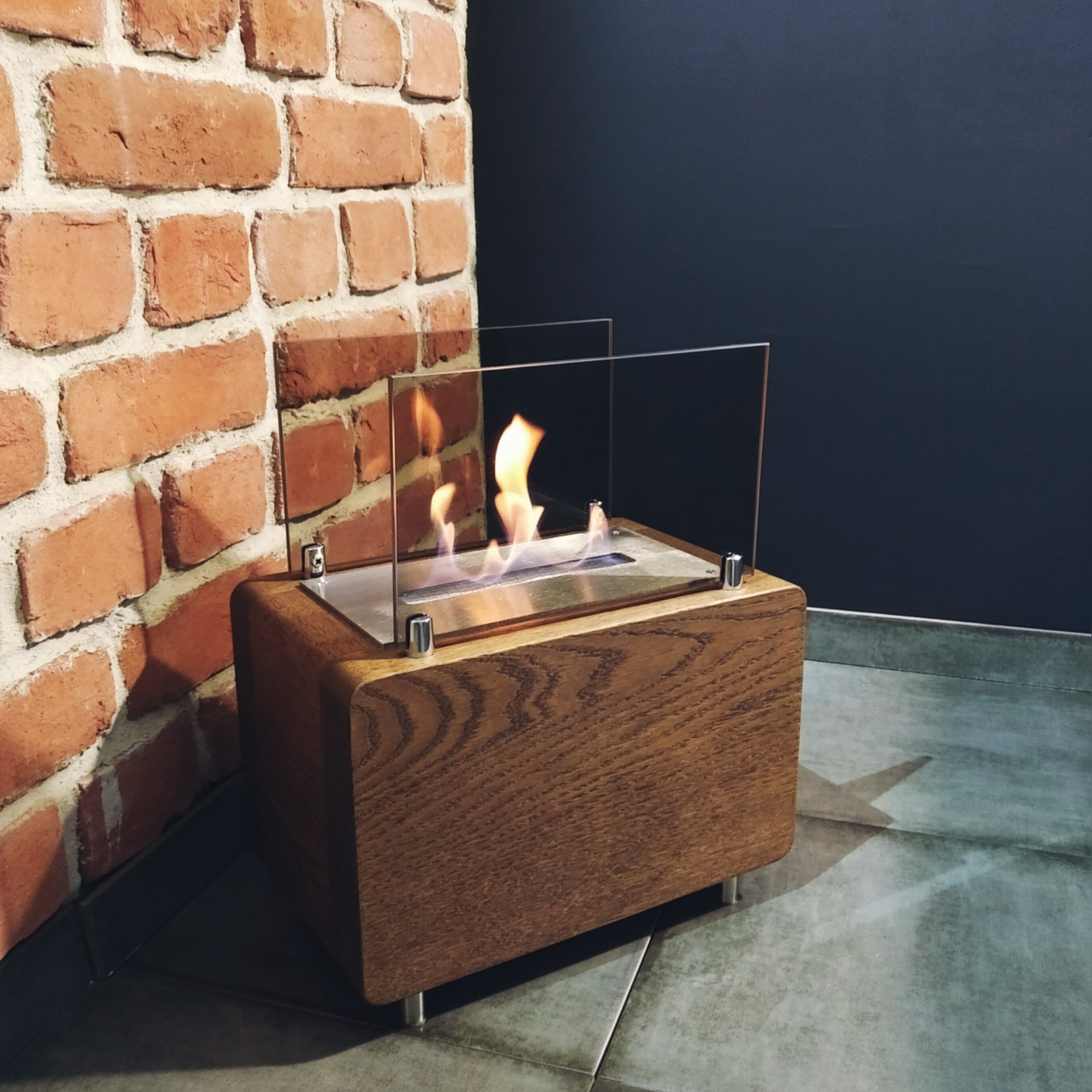 Напольный биокамин из ценных пород дерева Mini Cube Loft