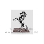 Скульптура "Конь на дыбах"