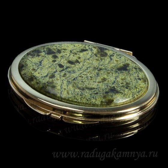 Зеркало с накладкой из змеевика