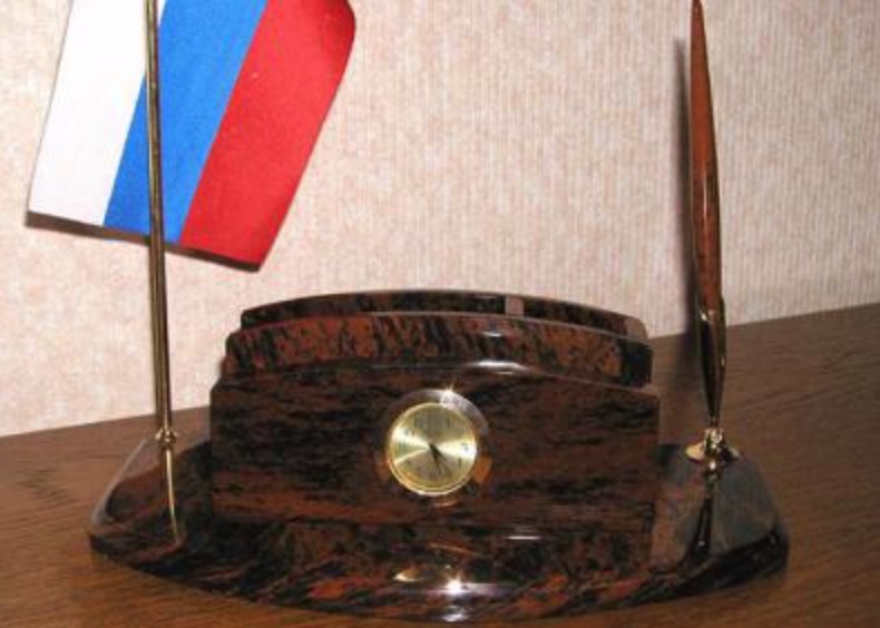 Письменный набор из обсидиана