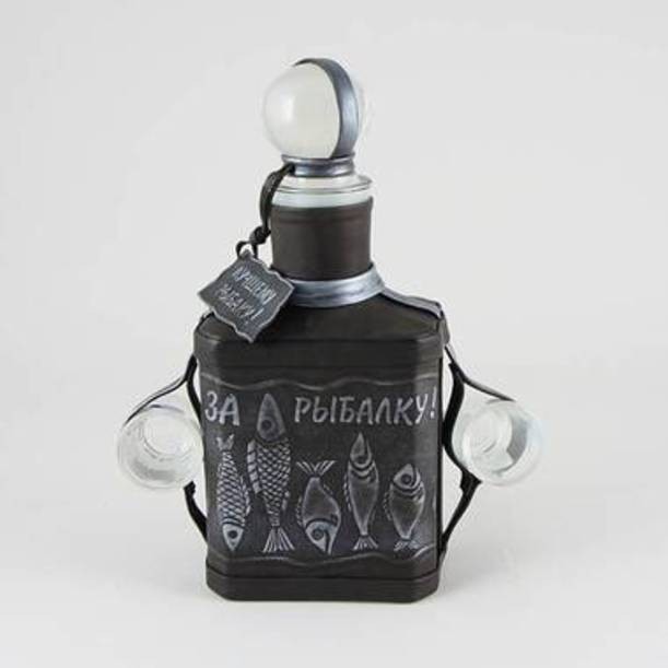 Бутыль с рюмками За рыбалку