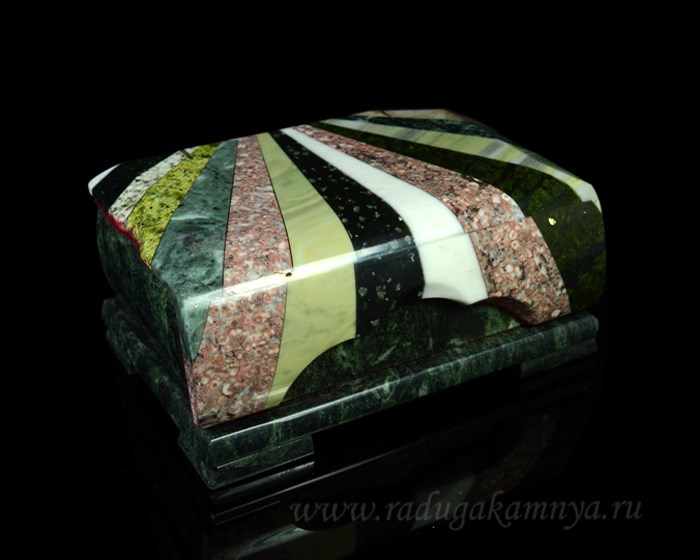 Ларец из змеевика Мозайка луч