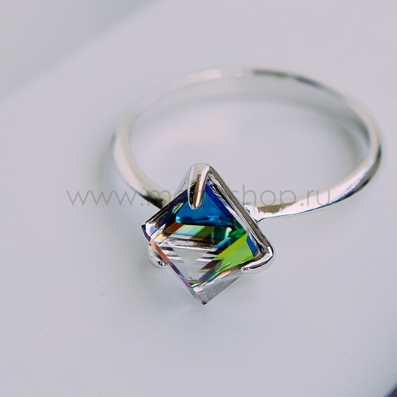 Кольцо «Миражи» тонкое с зеленым кристаллом Swarovski