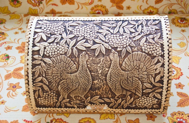 Хлебница из бересты Глухари