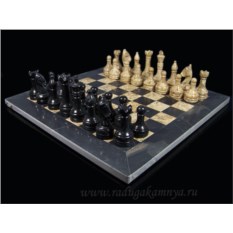 Шахматы из оникса черного и ракушечника 300*300мм