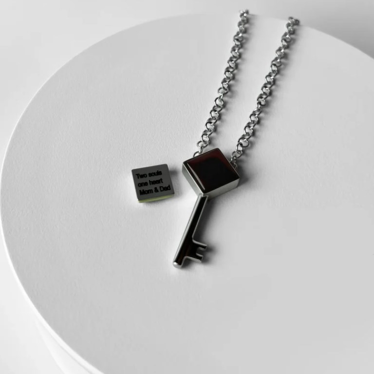 Женская подвеска Key — Страсть