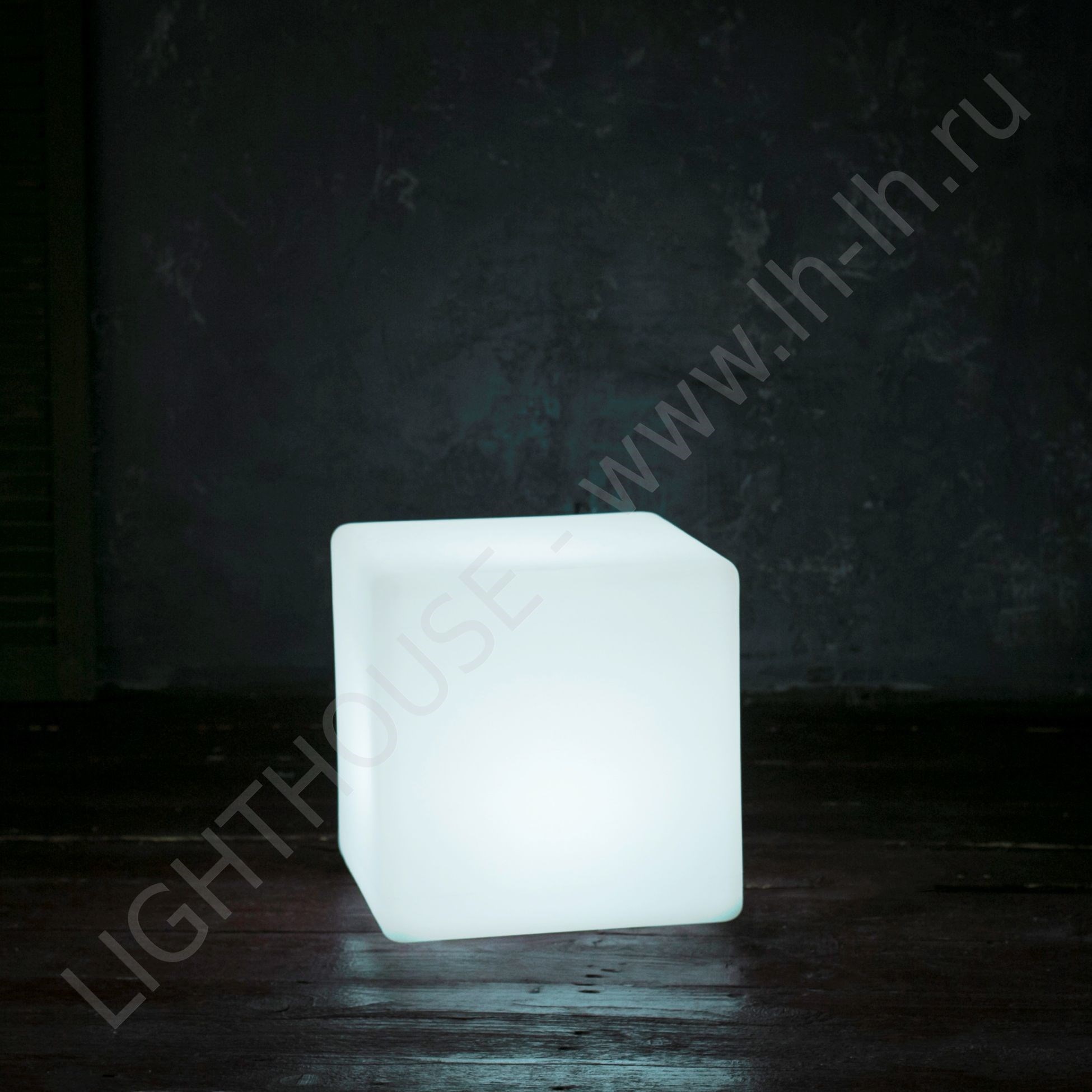 Куб 30 лет. Декоративный куб светильник. Светильник кубик потолочный. Светильник куб белый. Светящийся куб белый.
