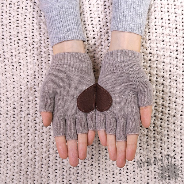 Женские полуперчатки Love is