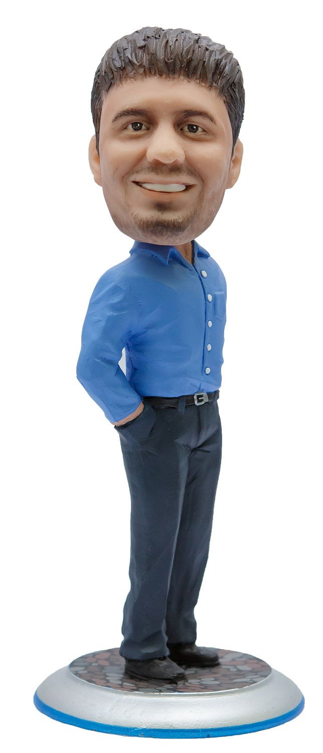 Статуэтка по фото парня Уверенный в себе