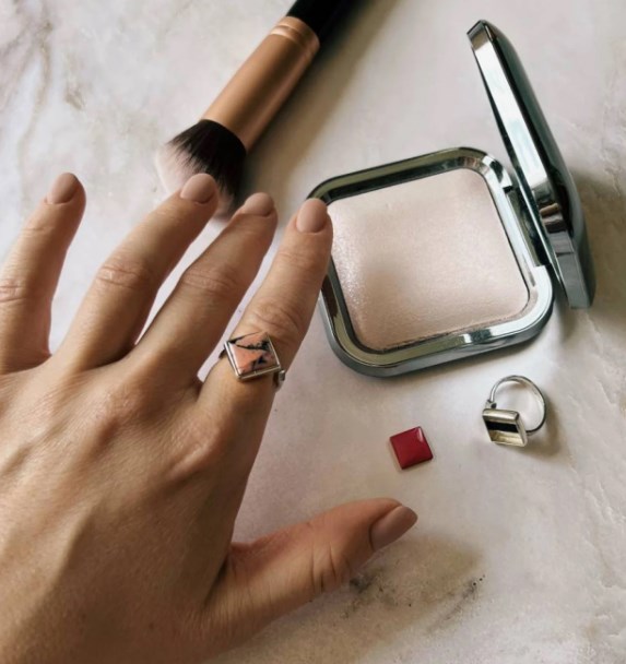 HI-TECH кольцо с живым посланием Mellish Роза