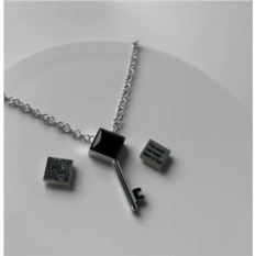 Женская подвеска Key — Защита