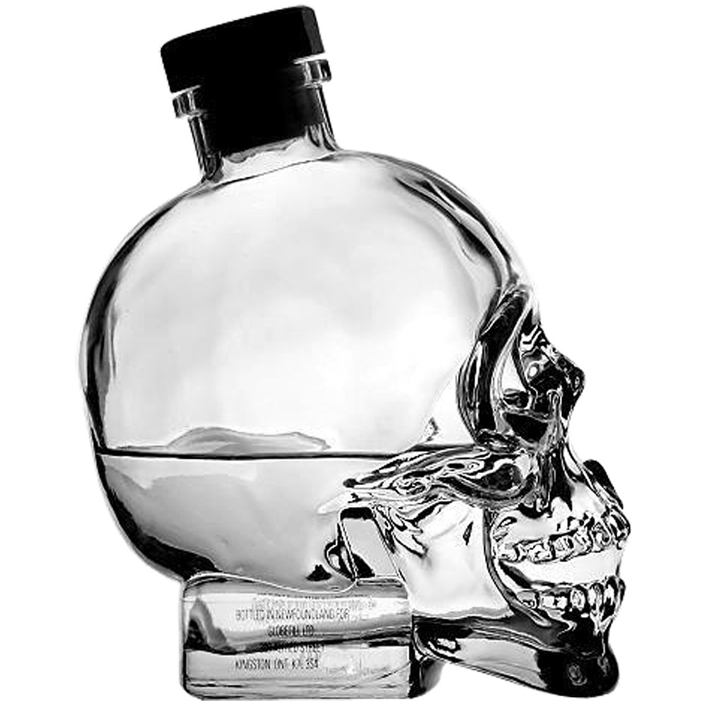 Бутылка череп. Водка Кристал Хэд Хрустальный череп. Водка Crystal head. Водка Кристалл череп. Бутылка в виде черепа.