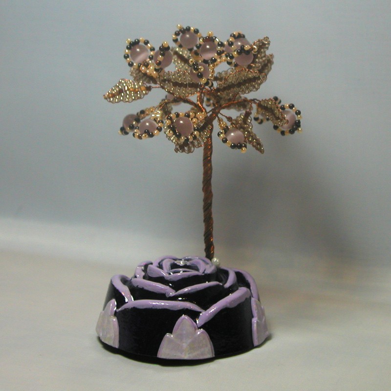 Дерево счастья из камней на розочке