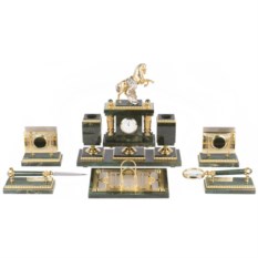 Настольный набор из нефрита Конь с попоной