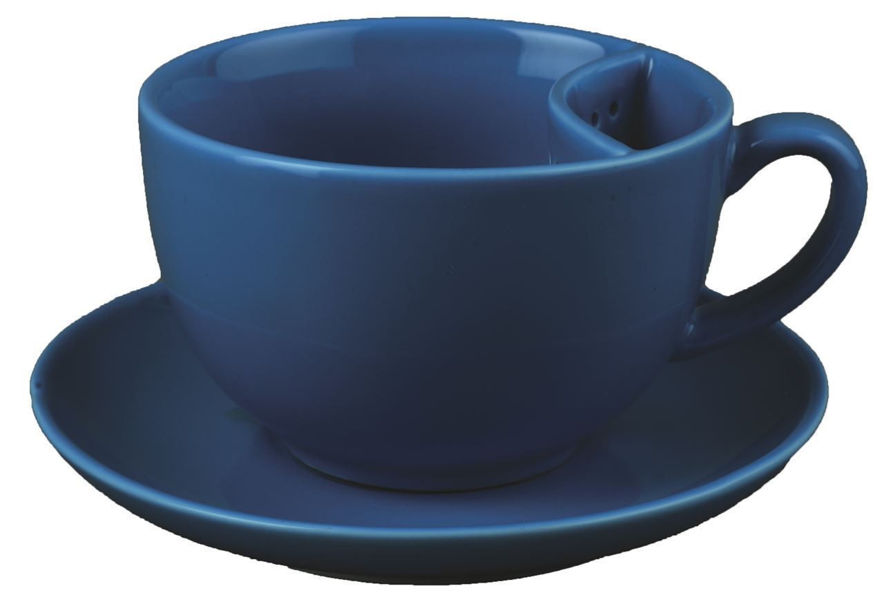 Синяя чашка с блюдцем