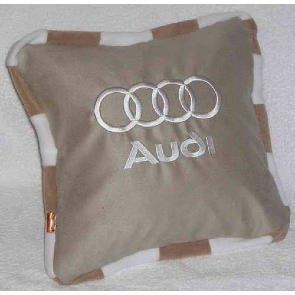 Купить подушки ауди. Подушка в машину Ауди. Подушка с логотипом Ауди. Автомобильная подушка Ауди. Подушка для автомобиля Ауди.