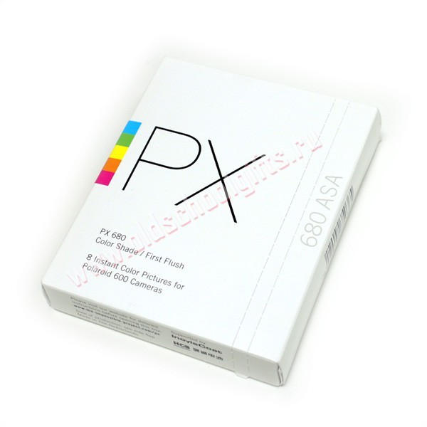 Весна - самое время купить полароид и снимать на цветные кассеты для Polaroid.