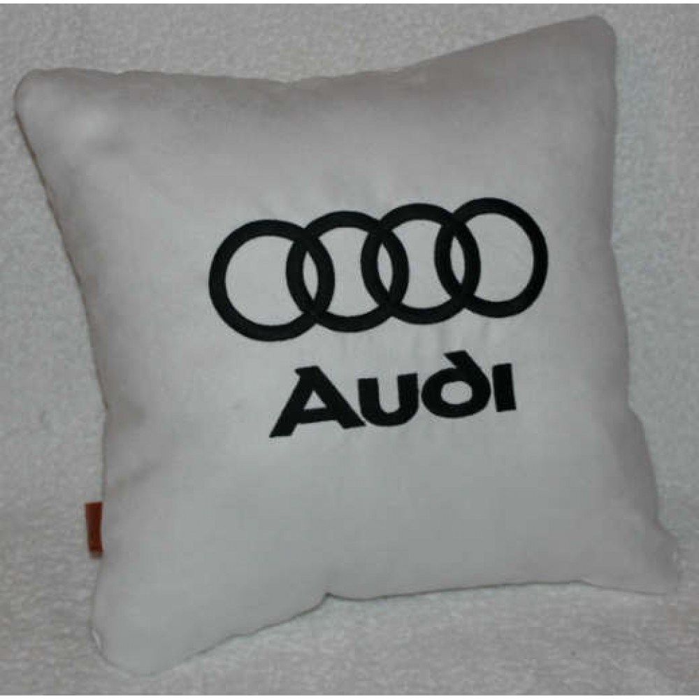 Купить подушки ауди. Подушка с логотипом Ауди. Автомобильная подушка Ауди. Подушка в машину с логотипом Ауди. Подушки белые с логотипом авто.