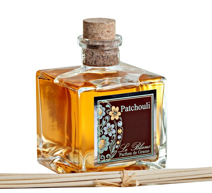 Patchouli диффузор. Arya Patchouli Amber диффузор. Диффузор пачули le Blanc. Parfum de grasse диффузор.