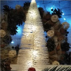 Новогодняя светящаяся елочка, белая