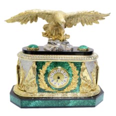 Каминные часы из малахита Орел