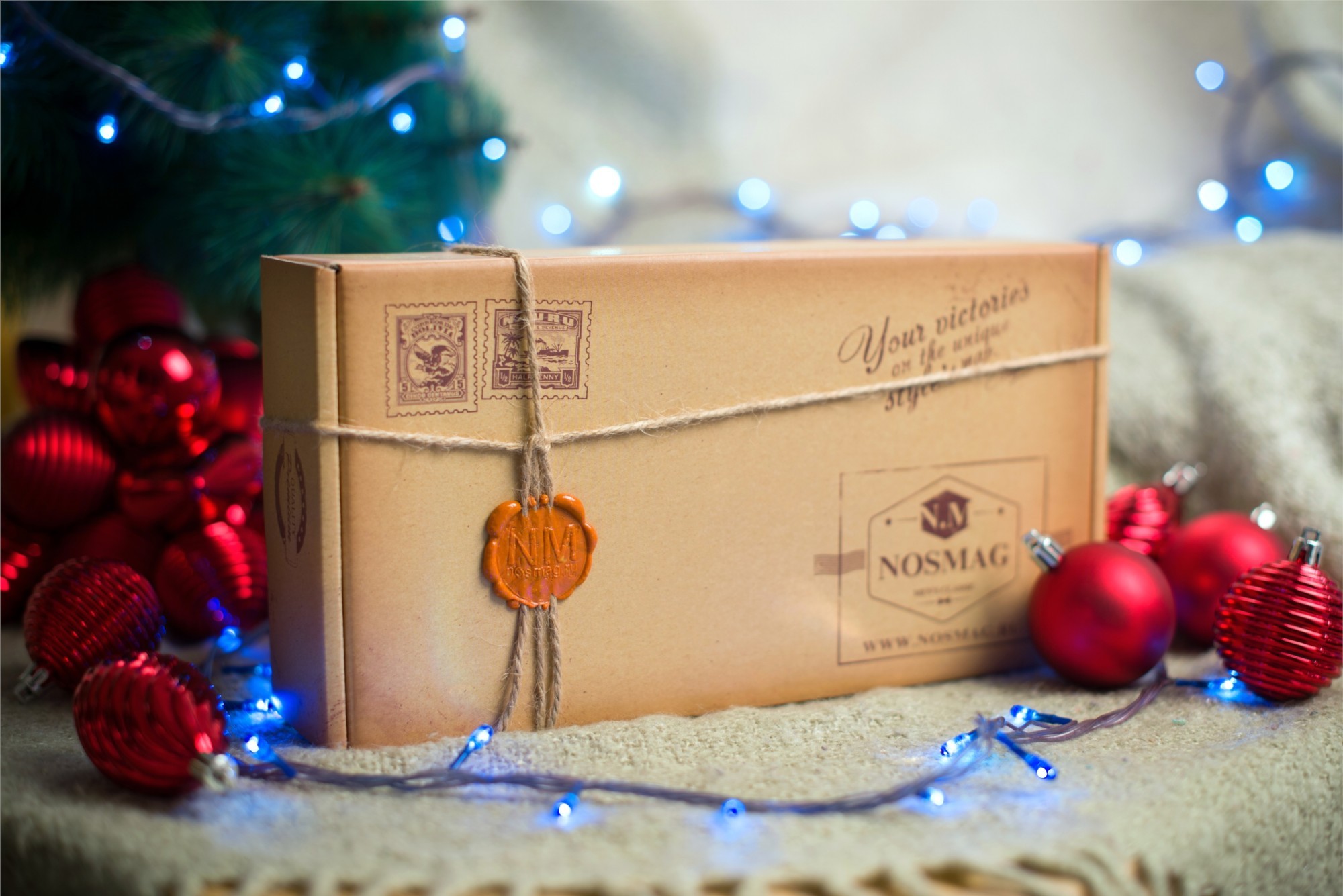Подарки н купить. Коробка "новогодний подарок". Красивая упаковка подарков. Новогодняя посылка. Красиво упаковать подарок.