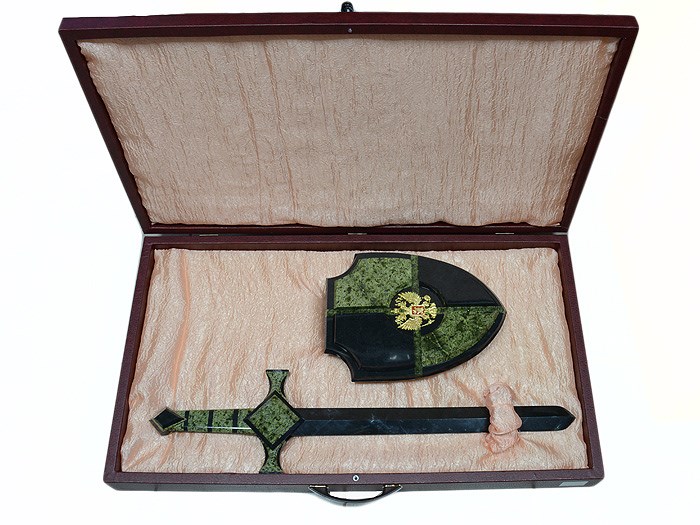 Щит и меч из змеевика настенный, 700*245*55 мм