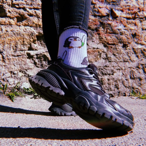 Носки белые «Пингвин с ножом»