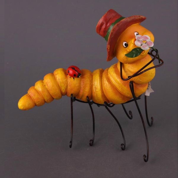 Фигурка Гусеница