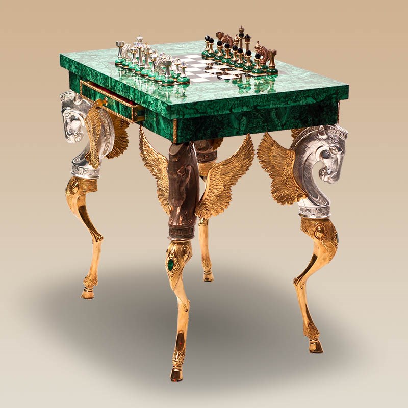 Малахитовый шахматный стол