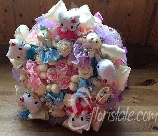 Букет с котятами Hello Kitty и мишками