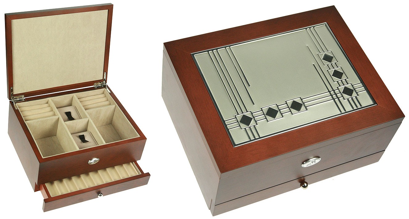 Шкатулка для мужчин из дерева