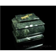 Ларец из змеевика, 100*70*70 мм.
