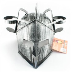 Каска с подставкой под банки Спартанец