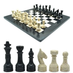 Шахматы из мрамора черного и ракушечника