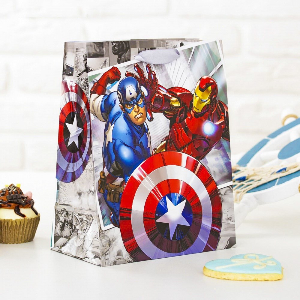Пакет ламинат вертикальный "marvel", мстители, 23х27х11,5 см 4628761, marvel. Открытка «ты круче всех!», набор для создания, 15х11 см. Подарочные боксы. Подарки супергерою. Пакет ламинат вертикальный "marvel", мстители, 31х40х11 см 4628766, marvel.