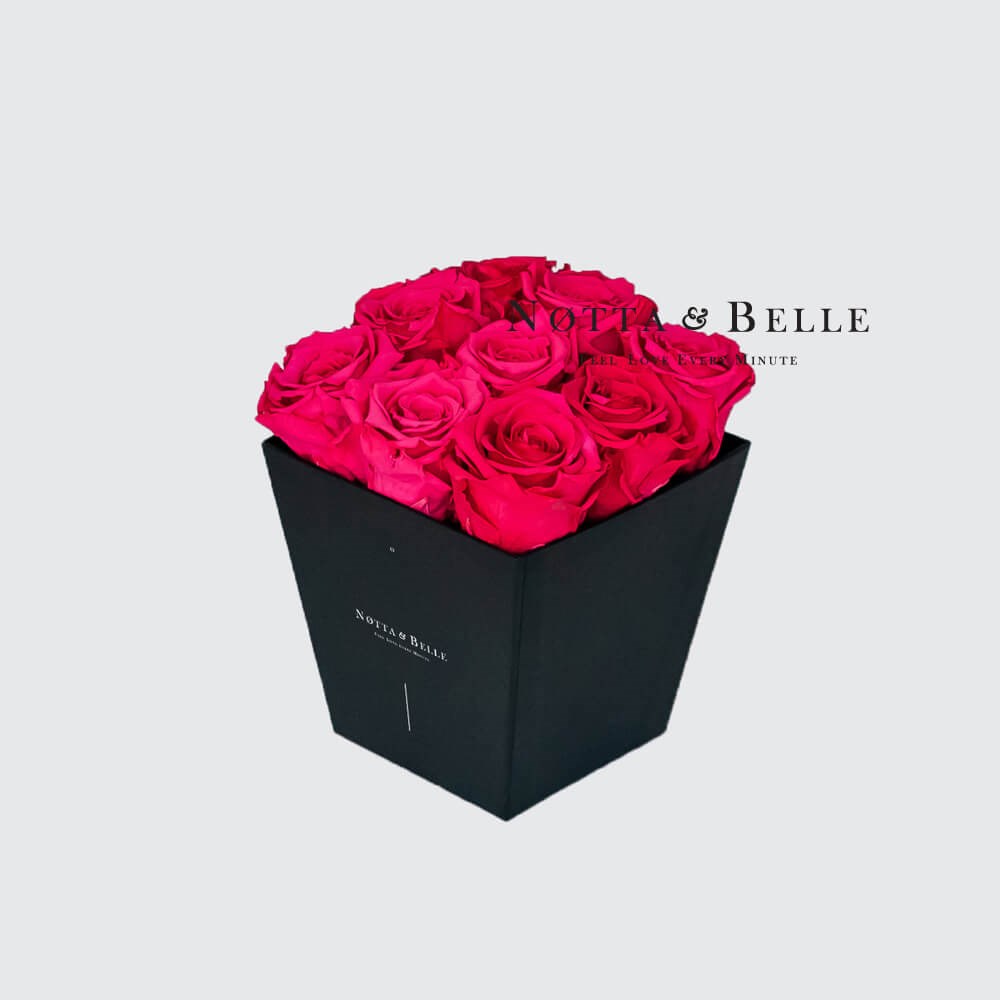 Долговечный букет ярко розовых роз № 161