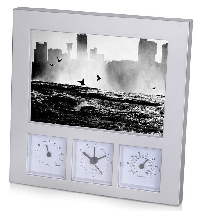 Домашняя метеостанция с фоторамкой