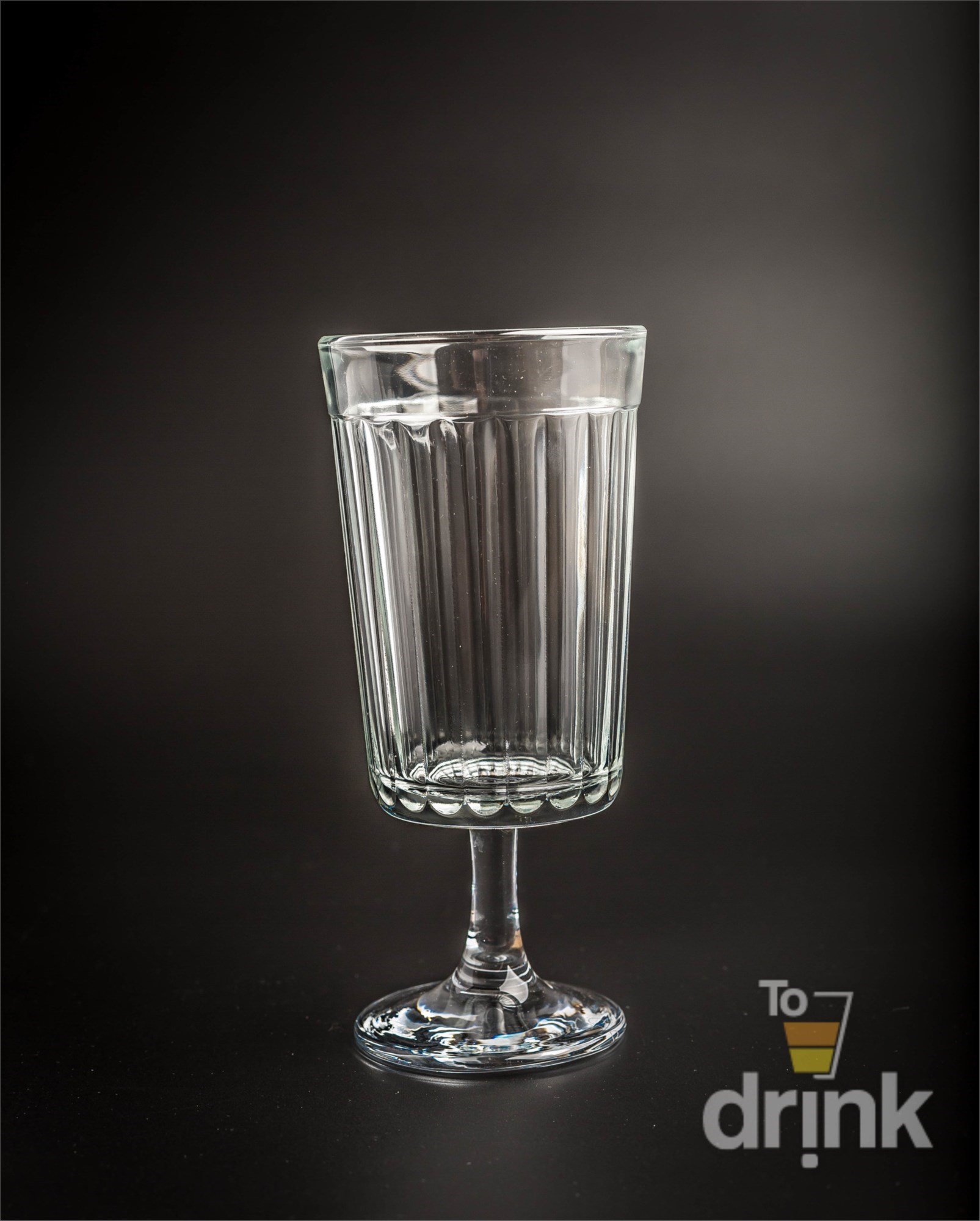 Стакан на ножке: лучшая цена и магазины, где купить