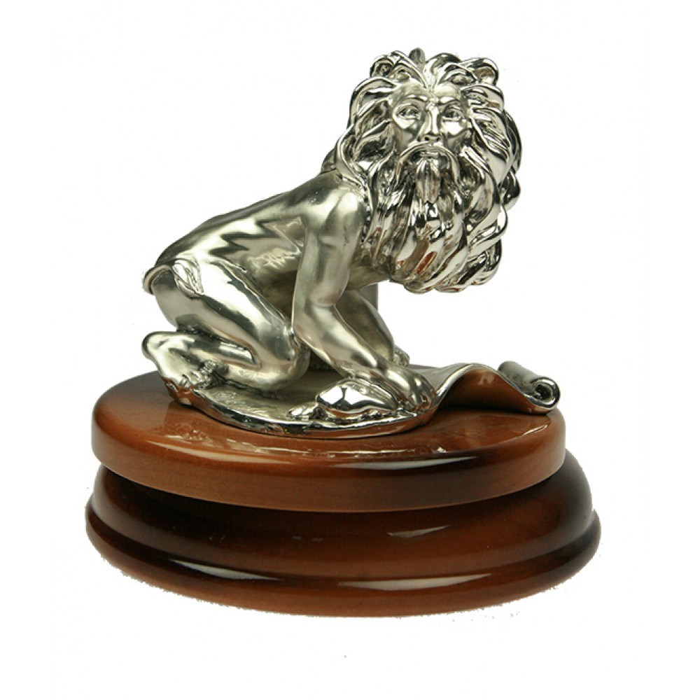 Какой подарок льву. Подарок со львом мужчине. Лев день рождения подарок. Подарок со львом мужчине. Подарок из золота.