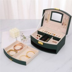 Классическая шкатулка для украшений и аксессуаров