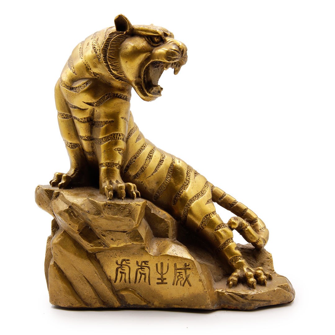 Фигурка лет. Тигр Шерхан статуэтка. Статуэтка тигр бронза. Фигурка тигра бронза. Статуэтка тигр из бронзы.