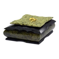 Ларец из змеевика Ромб